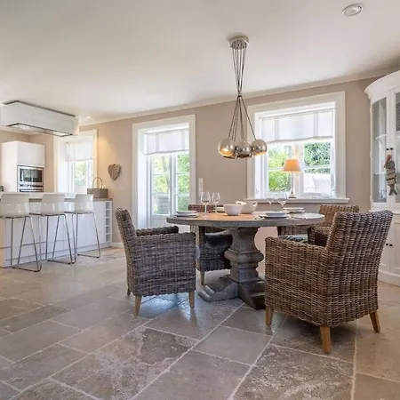 Reetdachhaus Wynhues Reetdachhaus Wynhues Σπίτι διακοπών *