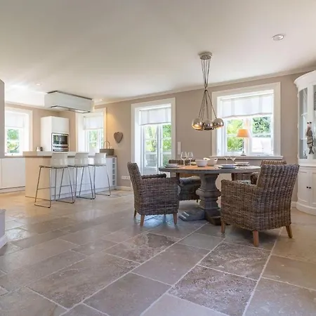 Reetdachhaus Wynhues Reetdachhaus Wynhues *