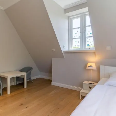 Reetdachhaus Wynhues Reetdachhaus Wynhues Σπίτι διακοπών *